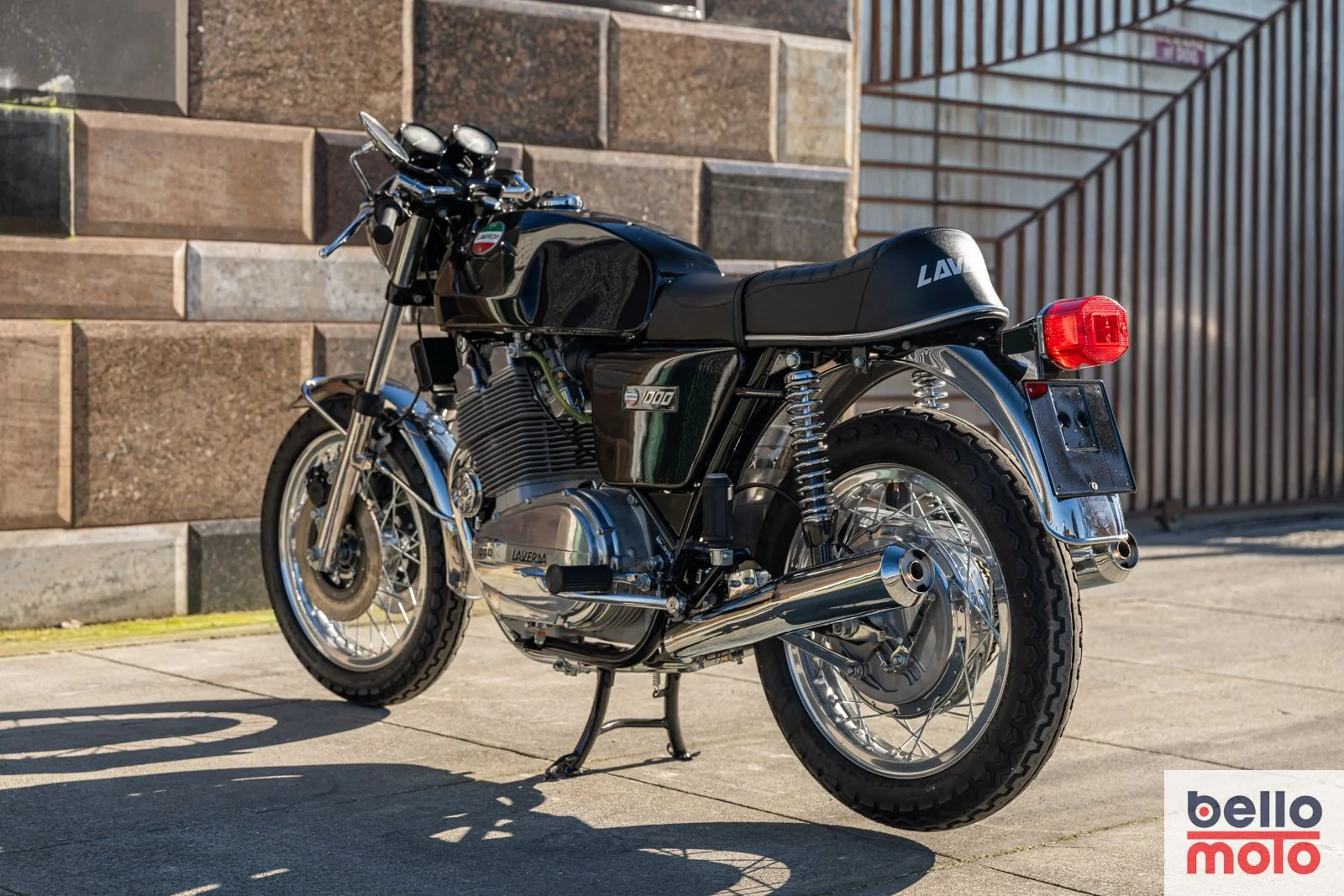 バイク LAVERDA1000 MADE IN ITALY The Laverda 1000 3C Triple - Motorcycle Classics